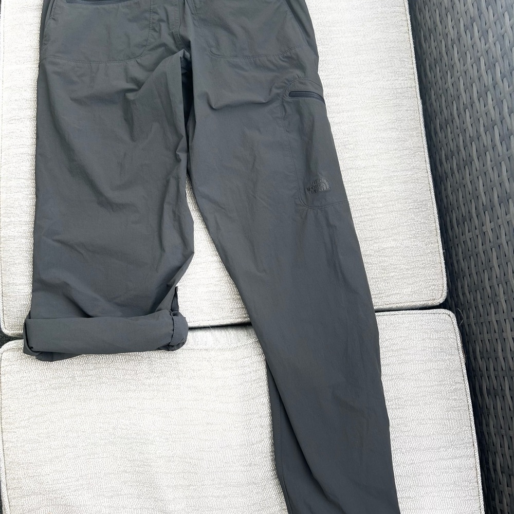 The North Face Women’s Lightweight Convertible Hiking Pants Size Small